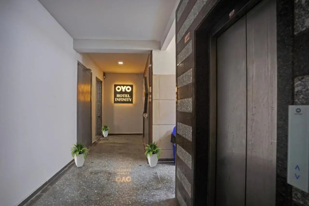 Сурат: Super Oyo Flagship Hotel Infinity