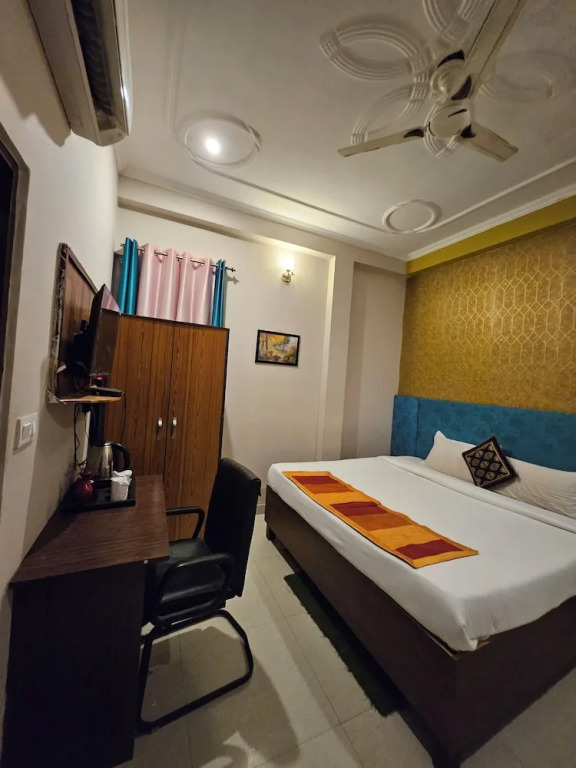 Кукас: The Indraj Palace Hotel