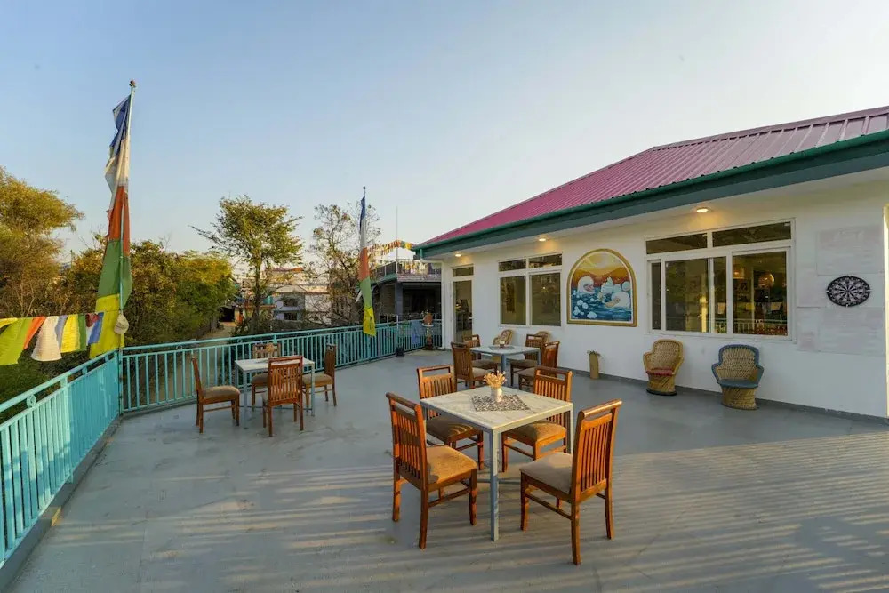 Бир: Chokling Art House