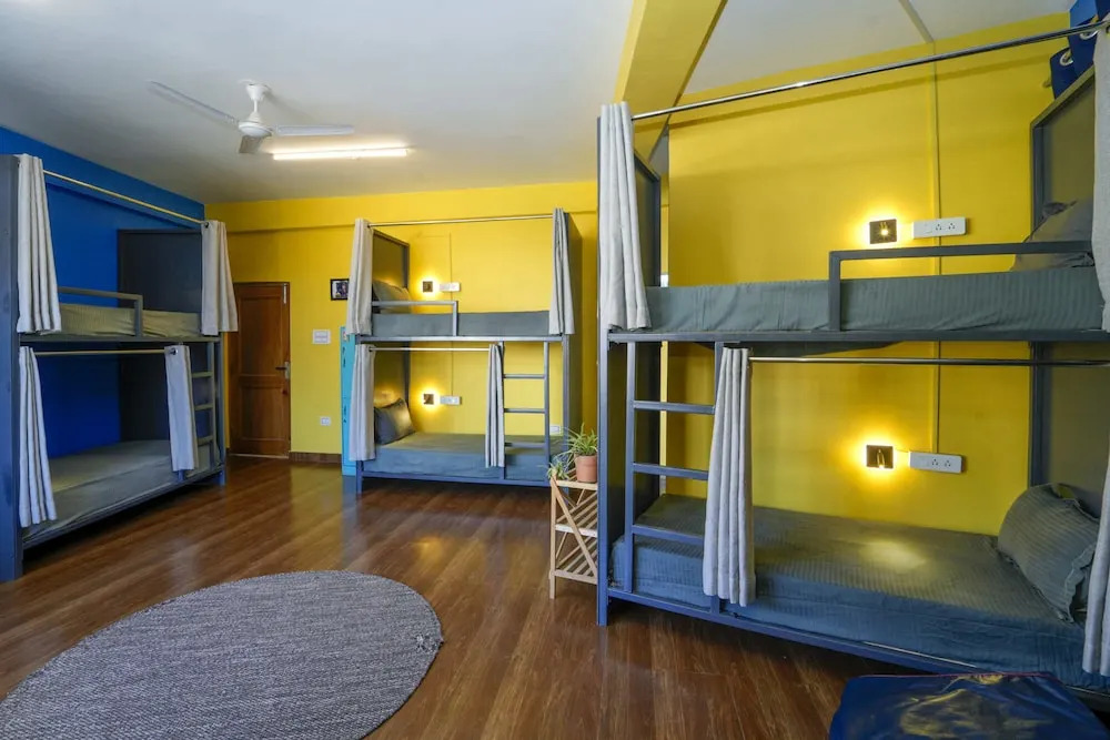 Бир: Chokling Art House