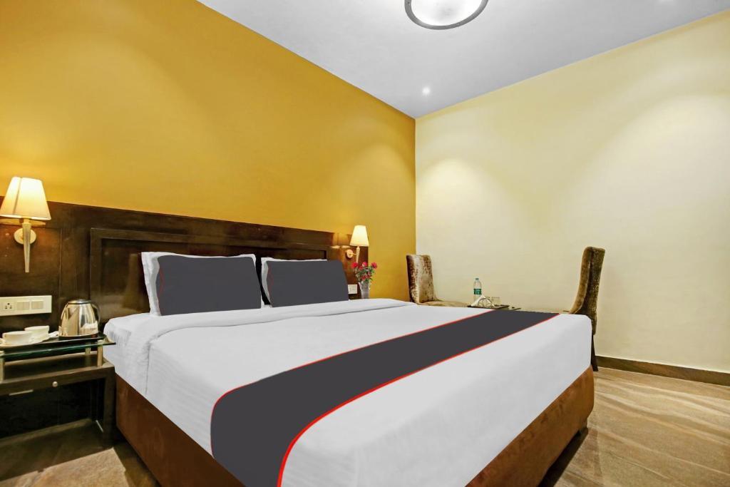 Лудхиана: Collection O 92973 Hotel Royal Jihaan