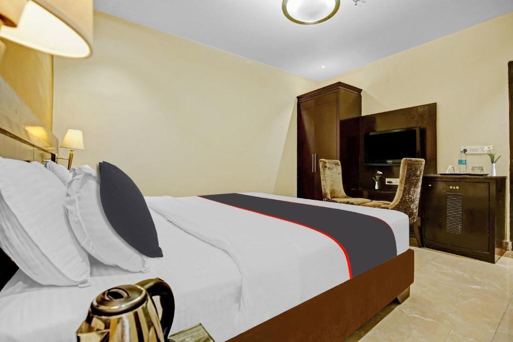 Лудхиана: Collection O 92973 Hotel Royal Jihaan