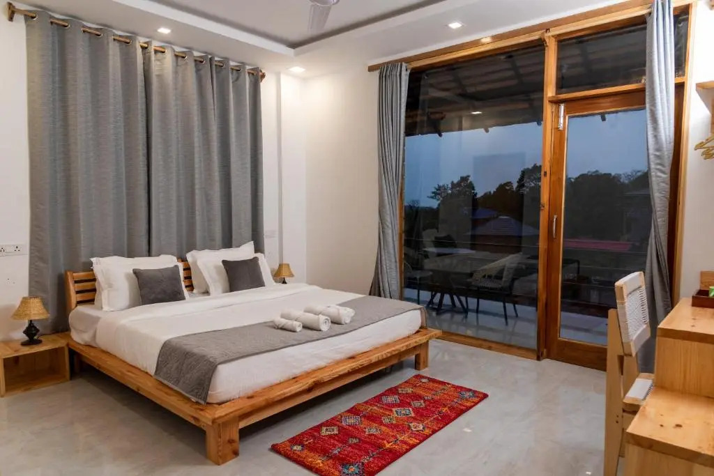 Бир: Ilaka Homes