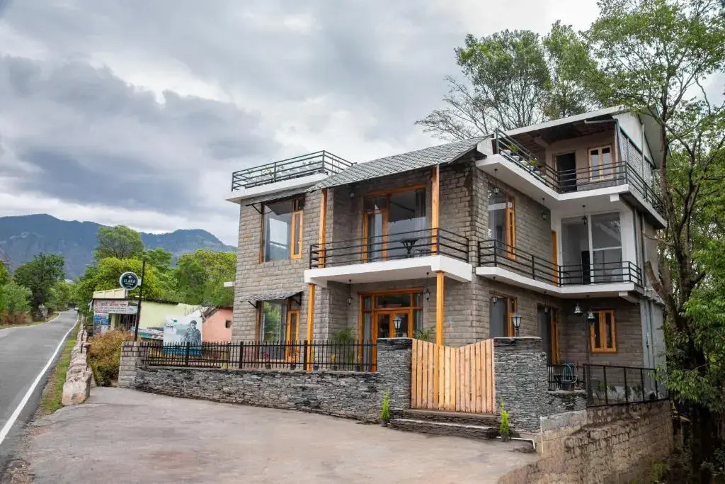 Бир: Ilaka Homes