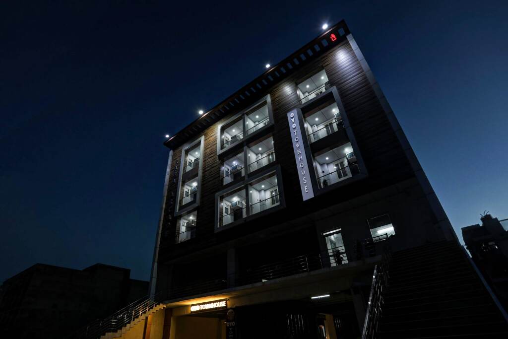 Газиабад: Townhouse 93629 Rasa Arcade