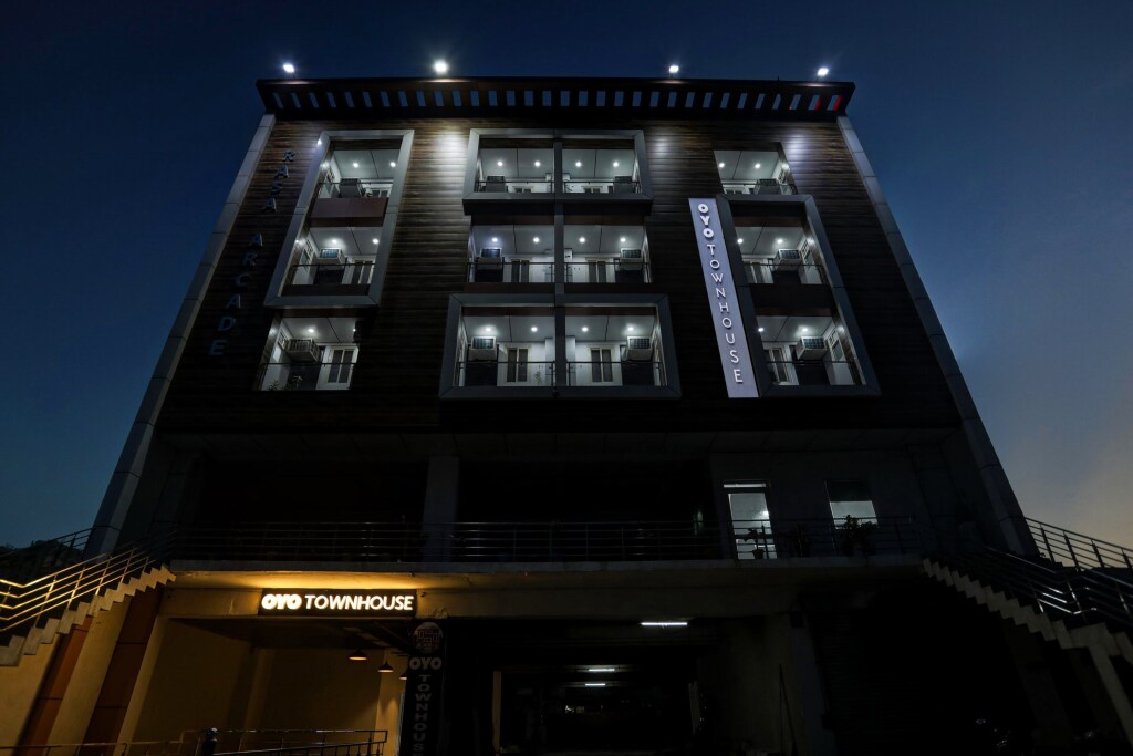 Газиабад: Townhouse 93629 Rasa Arcade