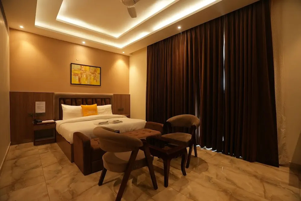 Большая Нойда: Lime Tree Hotel and Banquet Greater Noida