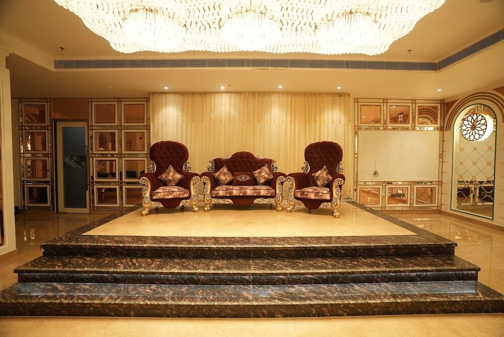 Большая Нойда: Lime Tree Hotel and Banquet Greater Noida
