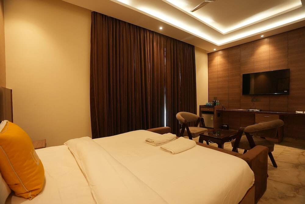 Большая Нойда: Lime Tree Hotel and Banquet Greater Noida
