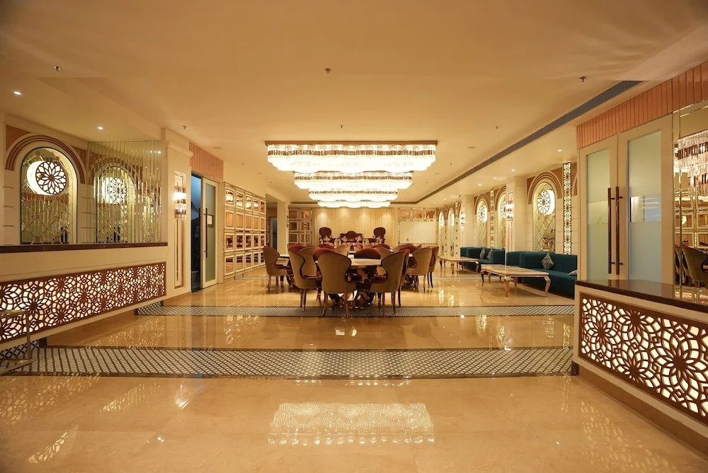 Большая Нойда: Lime Tree Hotel and Banquet Greater Noida