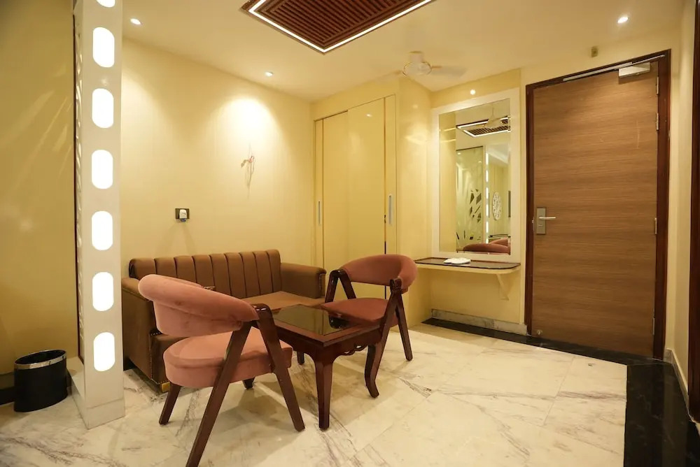 Большая Нойда: Lime Tree Hotel and Banquet Greater Noida