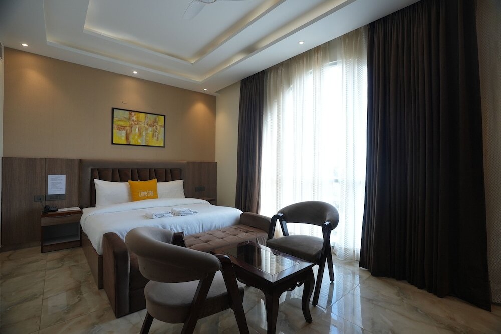 Большая Нойда: Lime Tree Hotel and Banquet Greater Noida