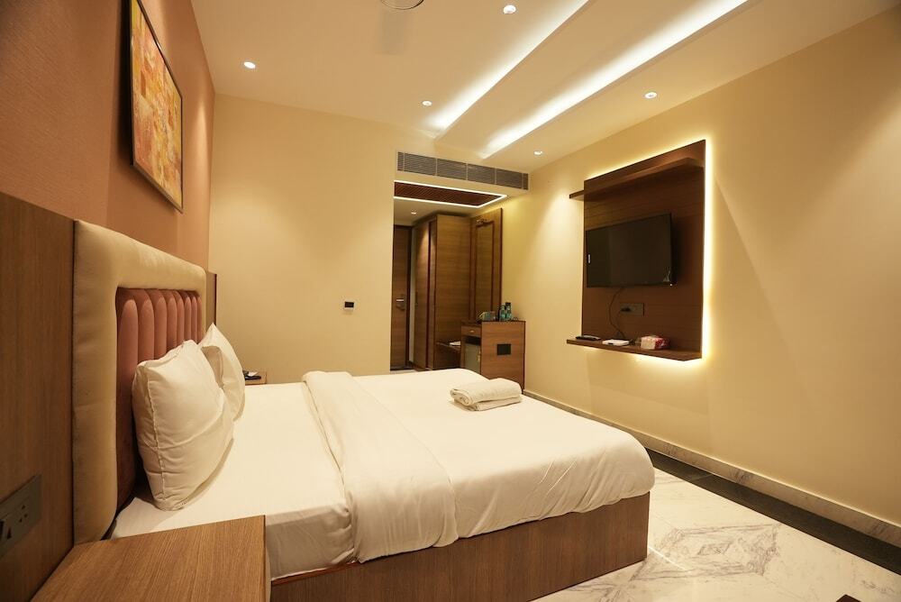 Большая Нойда: Lime Tree Hotel and Banquet Greater Noida