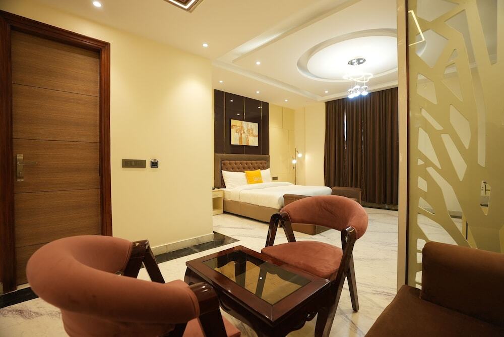 Большая Нойда: Lime Tree Hotel and Banquet Greater Noida