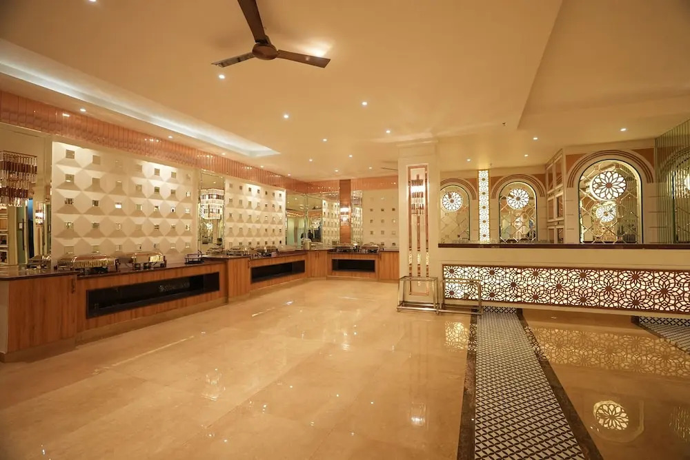 Большая Нойда: Lime Tree Hotel and Banquet Greater Noida
