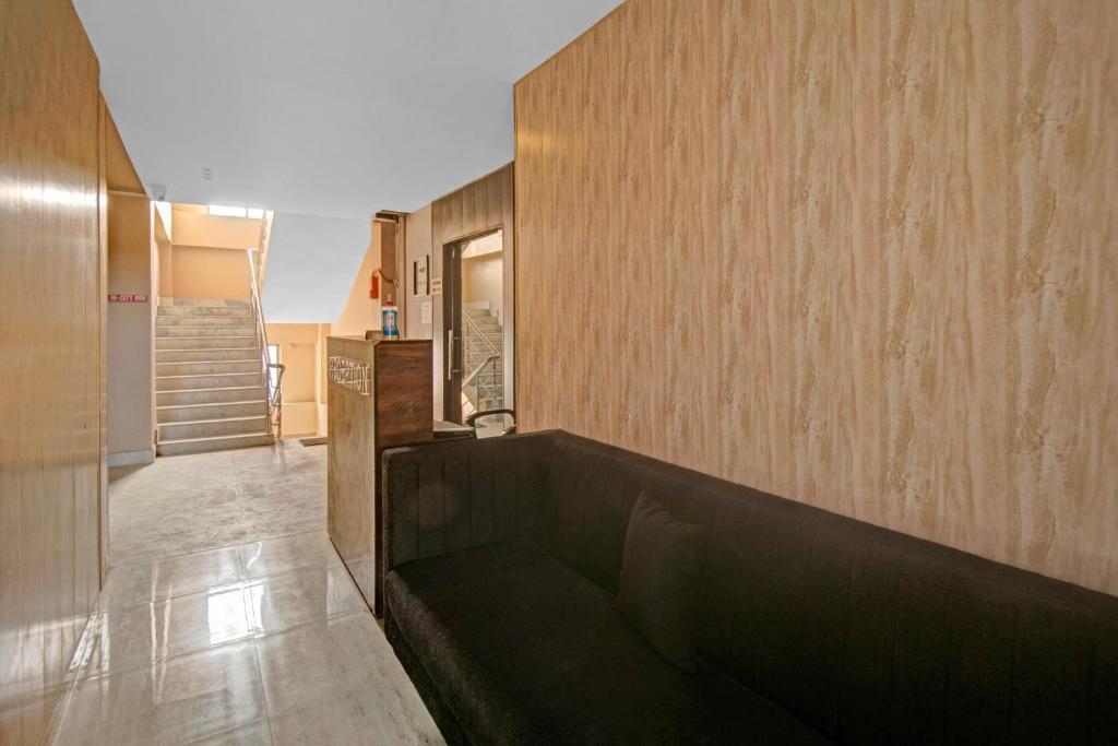 Гувахати: Capital O 86405 Penthouse