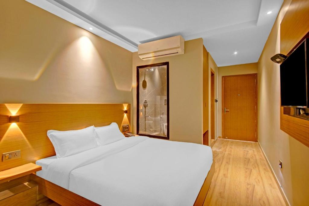 Гувахати: Capital O 86405 Penthouse