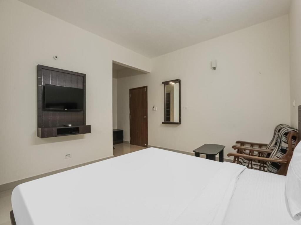 Кушалнагар: Capital O 84042 Nakshatraa Residency