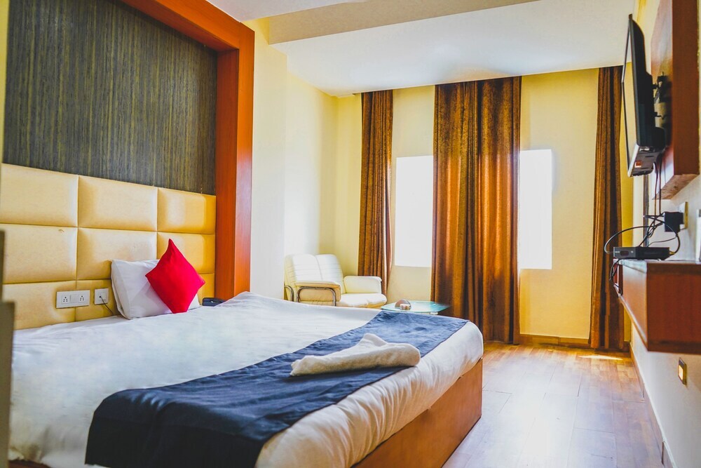 Гуруграм: JK Suites
