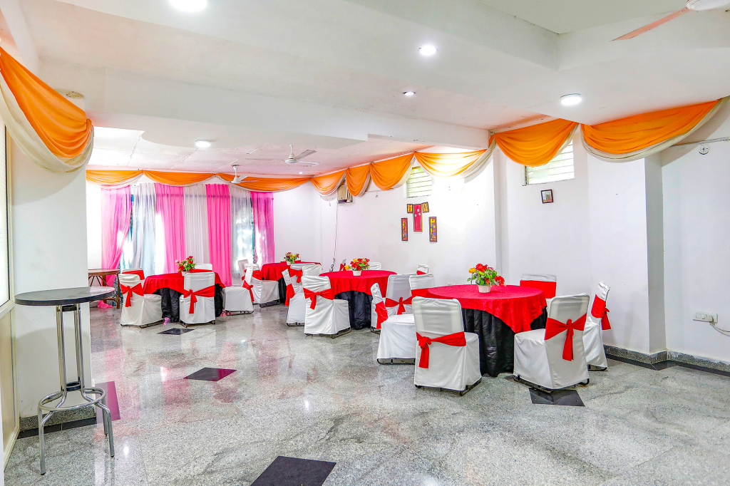Гуруграм: Fabhotel Aravali Suites