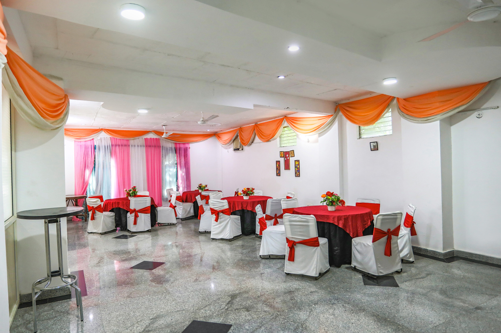 Гуруграм: Fabhotel Aravali Suites
