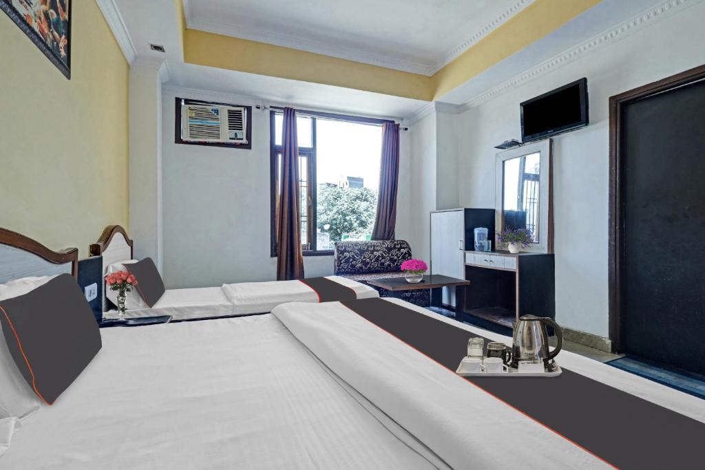 Катра: Capital O 90742 Hotel Vidya Residency