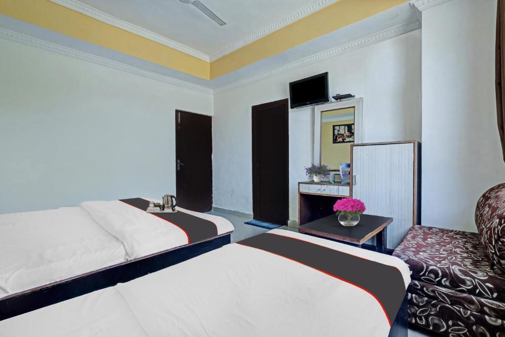 Катра: Capital O 90742 Hotel Vidya Residency