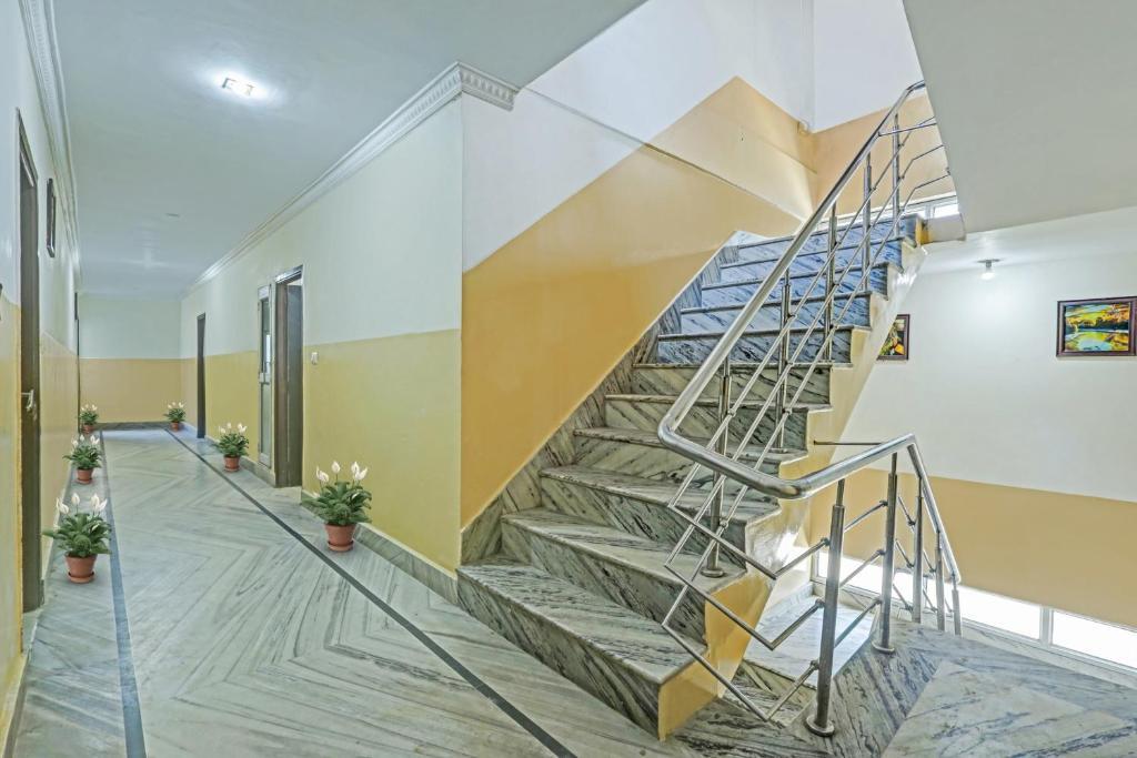 Катра: Capital O 90742 Hotel Vidya Residency