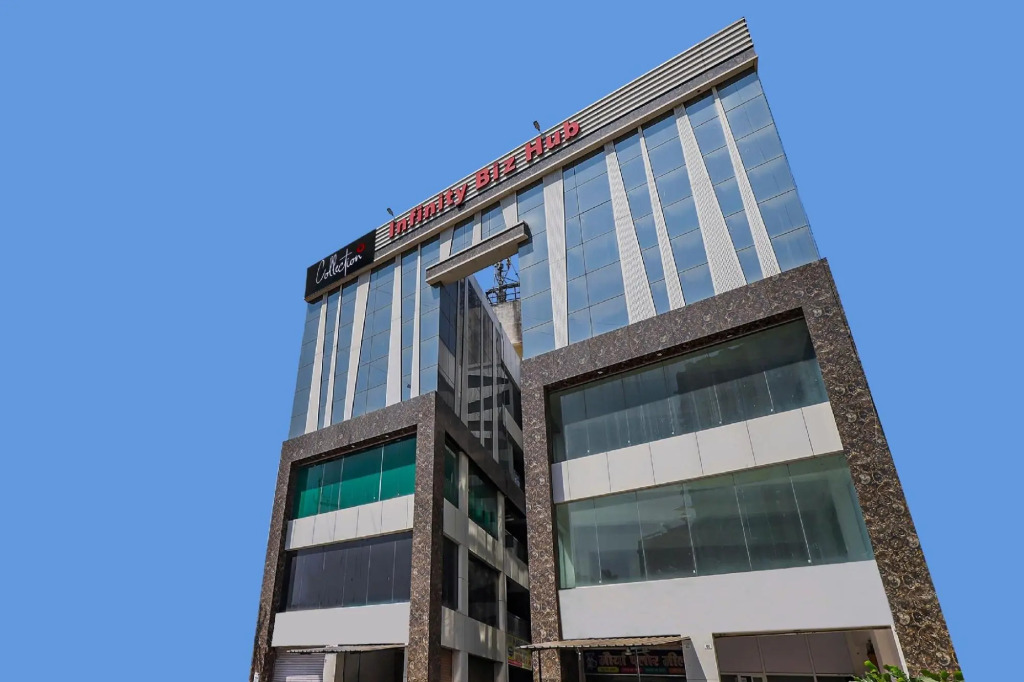 Сурат: Capital O 87586 Hotel Code