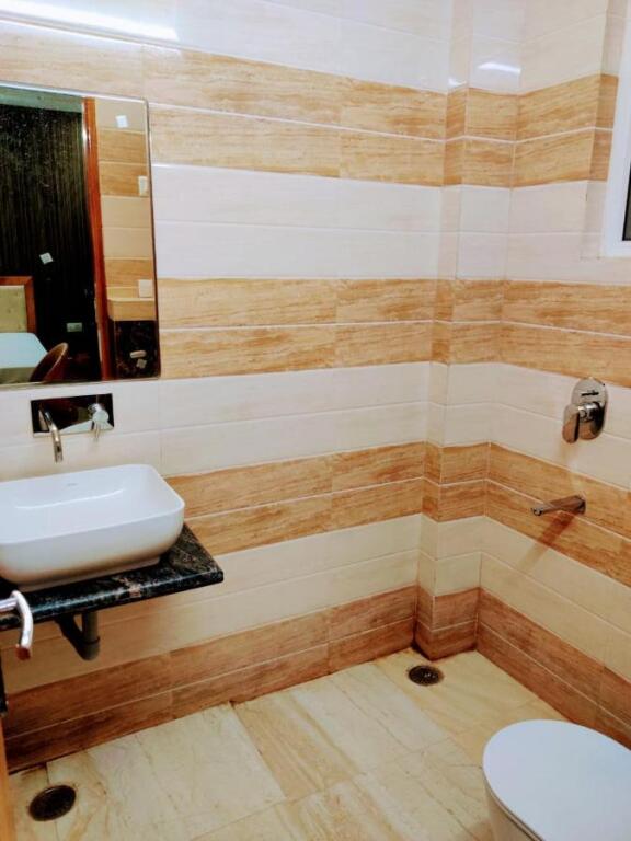 Гуруграм: The Palm Suites