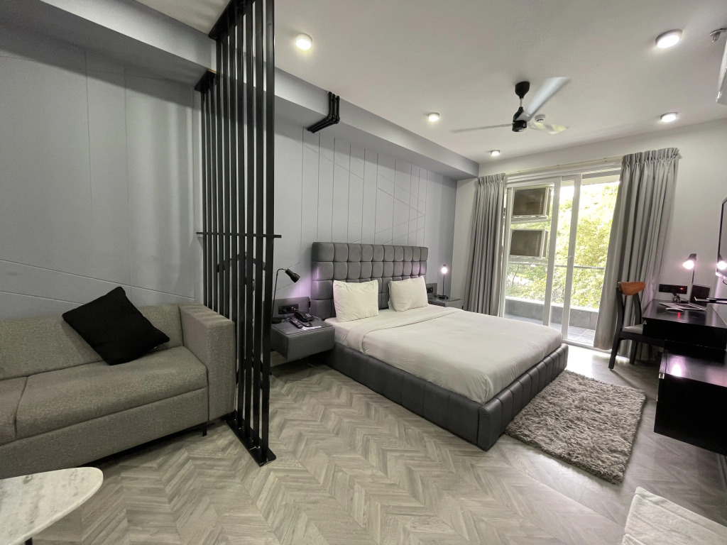 Гуруграм: Bedchambers Service Apartment Near Golfcourse Road