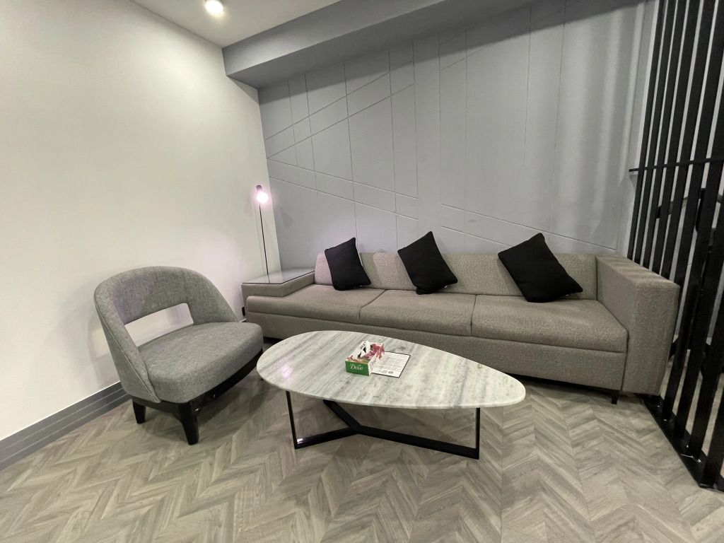 Гуруграм: Bedchambers Service Apartment Near Golfcourse Road