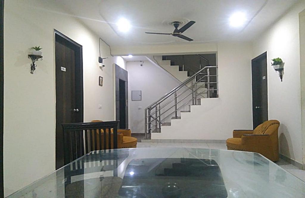 Гуруграм: Niketan Medanta Service Apartment