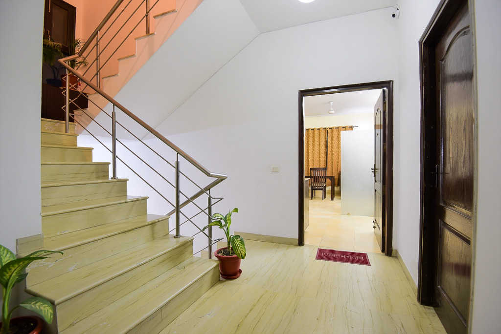 Гуруграм: Studios Near Golf Course Road By Bedchambers
