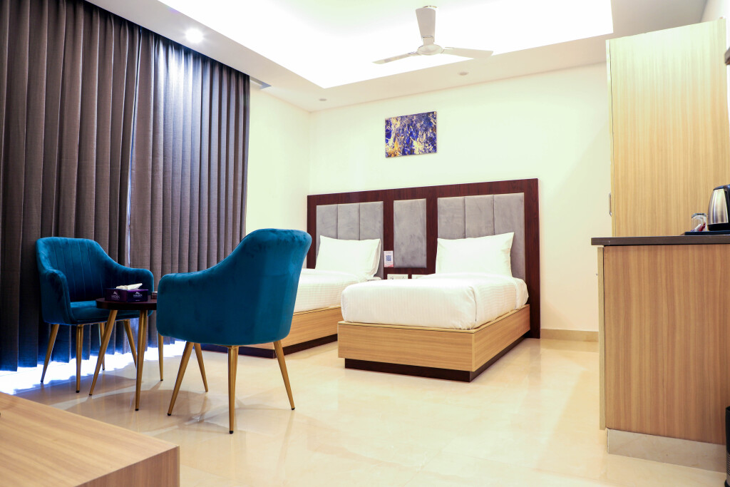 Lime Tree Luxury Hotel Manesar Near IMT Chowk — фото 1