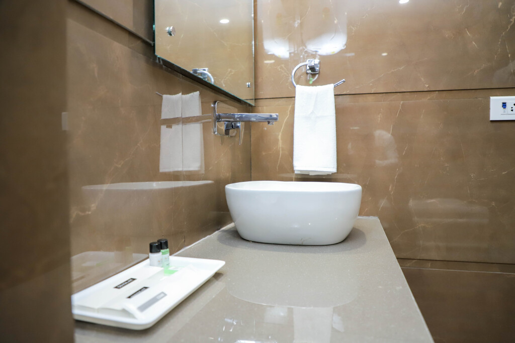 Гуруграм: Lime Tree Luxury Hotel Manesar Near IMT Chowk