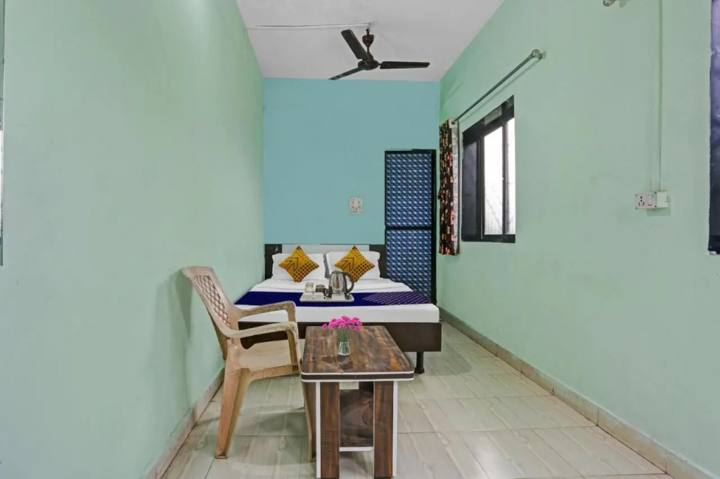 Тхане: SPOT ON 93323 Akash Lodge