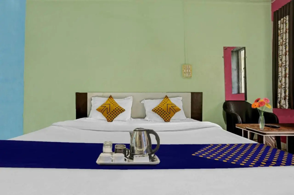 Тхане: SPOT ON 93323 Akash Lodge