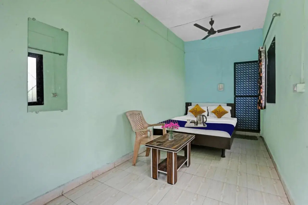 Тхане: SPOT ON 93323 Akash Lodge