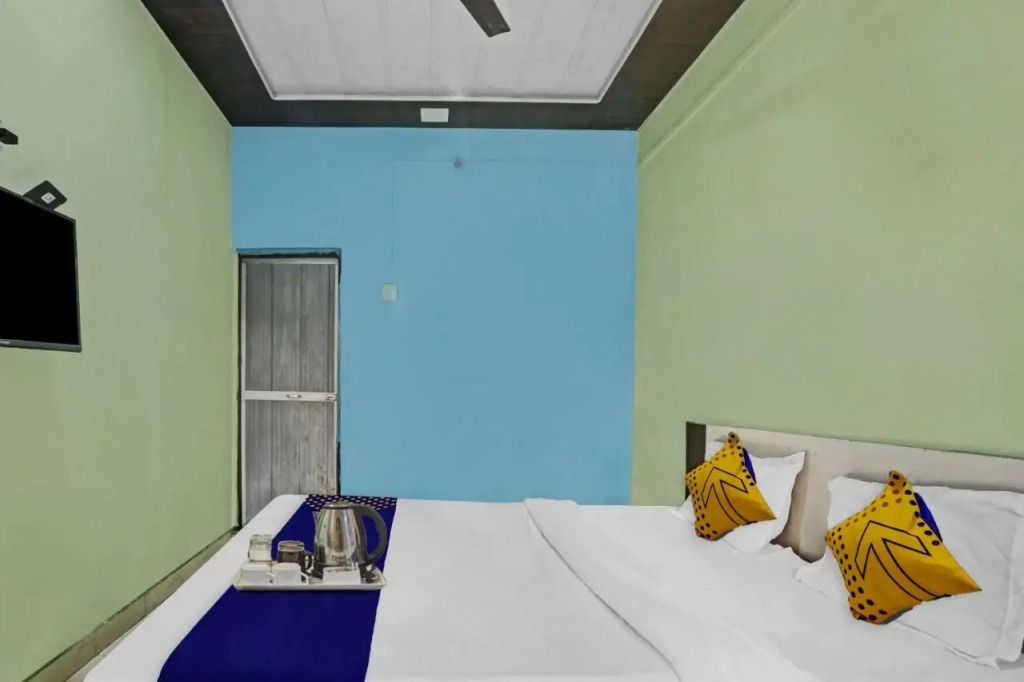Тхане: SPOT ON 93323 Akash Lodge