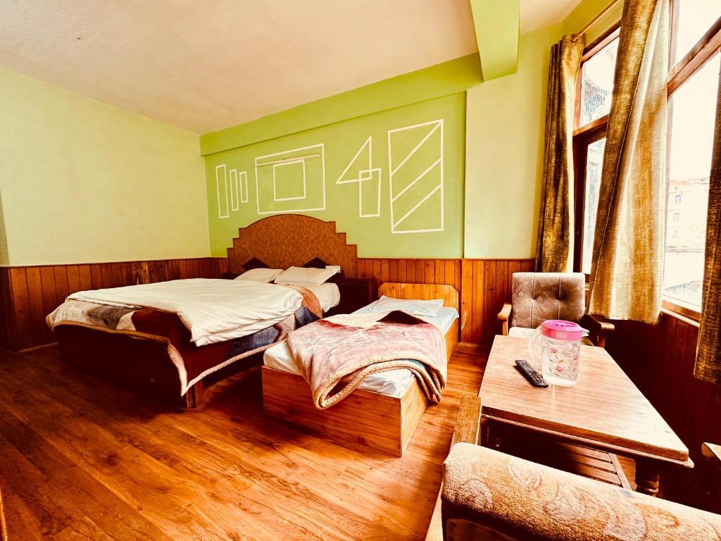 Манали: Hotel Daulat - Near Mall Road