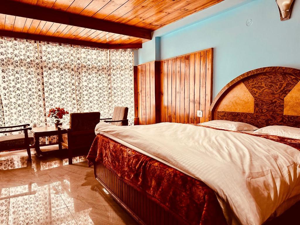 Манали: Hotel Daulat - Near Mall Road