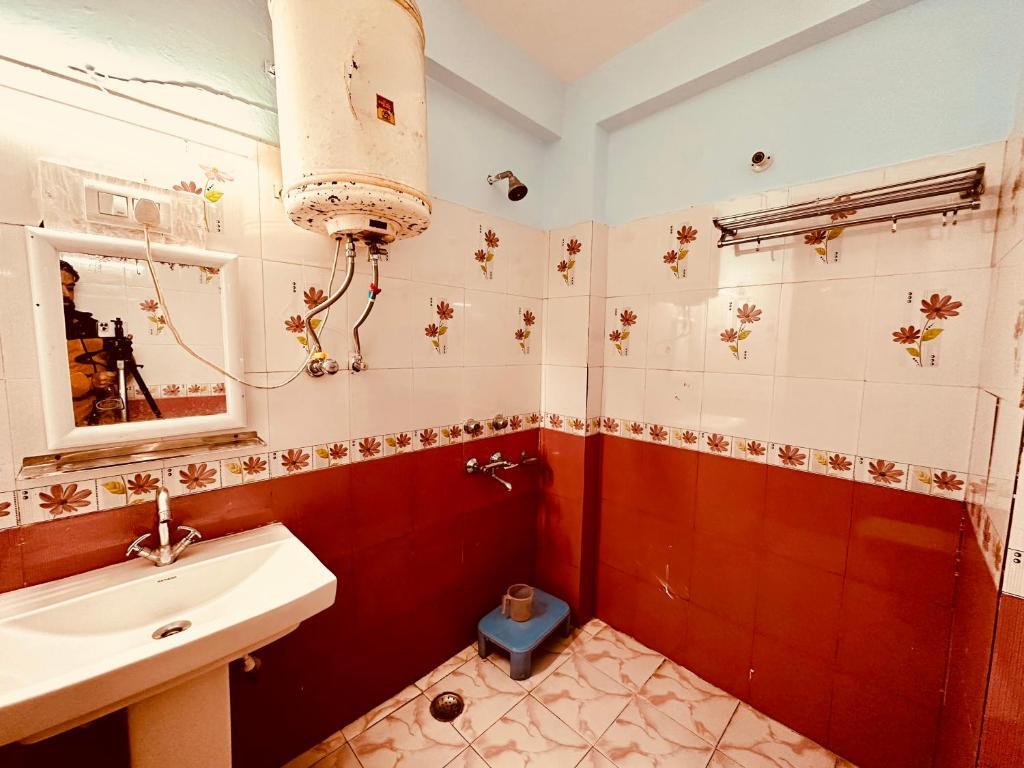Манали: Hotel Daulat - Near Mall Road
