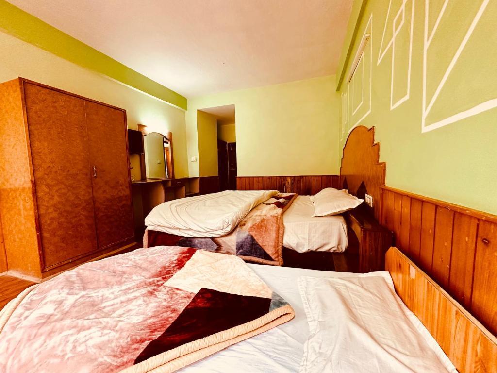 Манали: Hotel Daulat - Near Mall Road