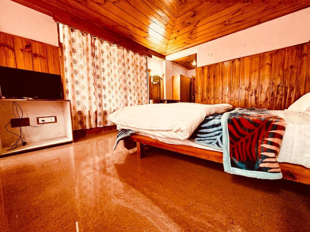 Манали: Hotel Daulat - Near Mall Road