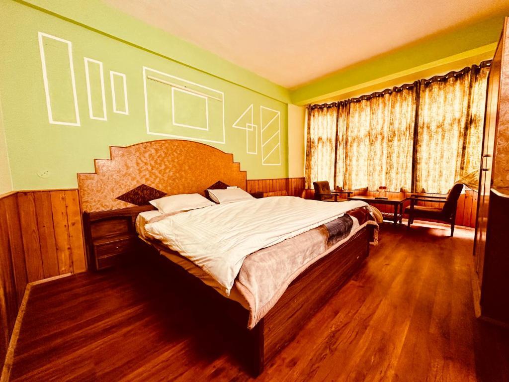 Манали: Hotel Daulat - Near Mall Road