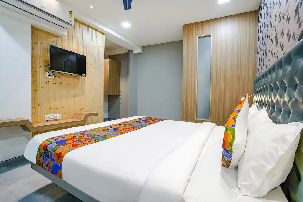 Тхане: Fabhotel Arc Palace
