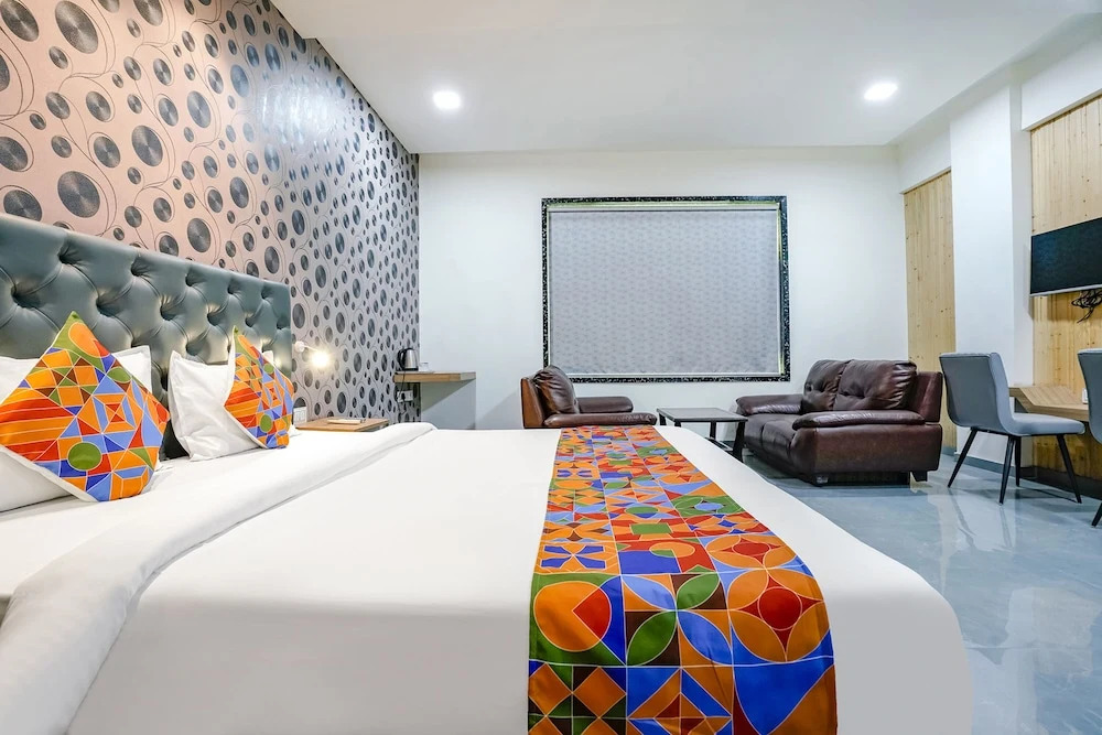 Тхане: Fabhotel Arc Palace