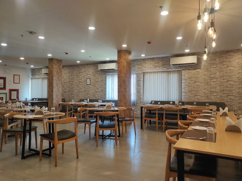 Гувахати: NK Hotel - Guwahati