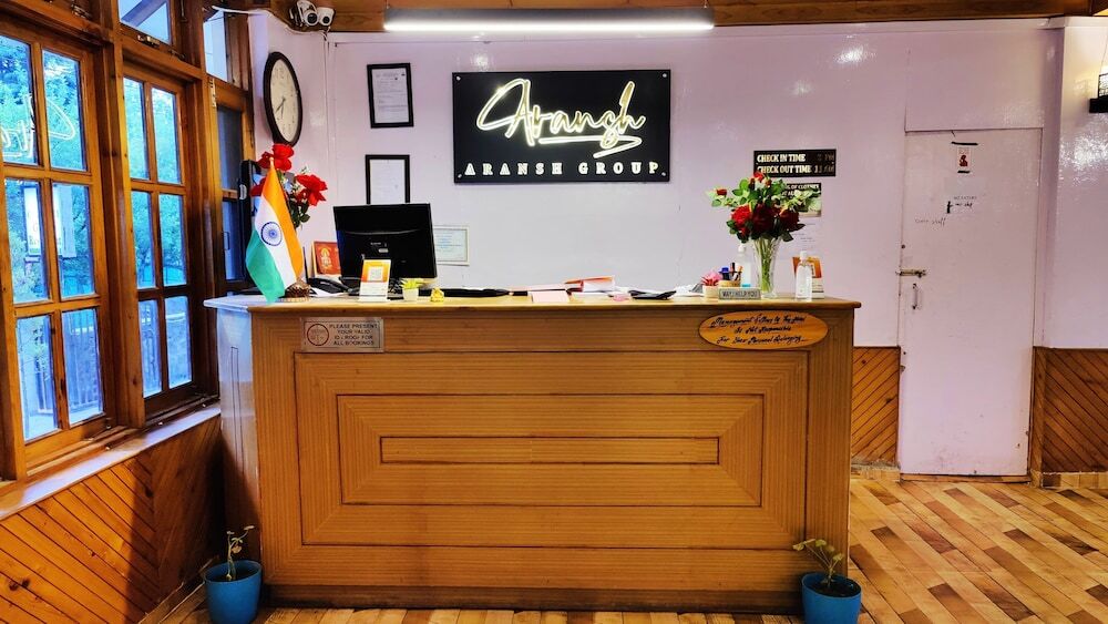 Манали: Celebriti by Aransh Group